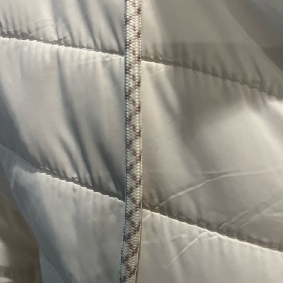 Woman’s Eddie Bauer medium NEW puffer white cream winter jacket puffer coat - Picture 9 of 11